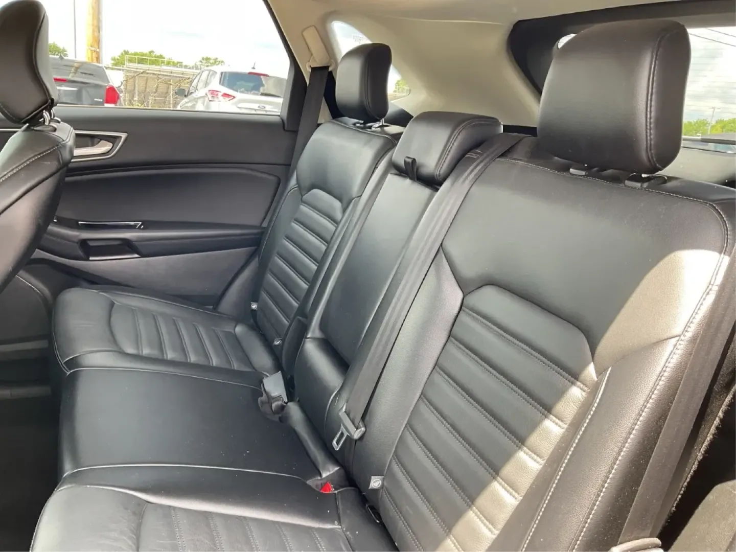 2018 Ford Edge SEL (2FMPK4J8XJB) with an 3.5L V-6 DOHC engine, located at 1184 Kauffman Ave, Fairborn, OH, 45324, (937) 908-9800, 39.807072, -84.030914 - **Explore New Adventures with the 2018 Ford Edge SEL at Advantage Car and Credit!**<br /> <br /> Are you ready to elevate your driving experience? Whether you're carting the kids to soccer practice, planning a weekend getaway, or simply commuting to work, the 2018 Ford Edge SEL offers both style and - Photo#10