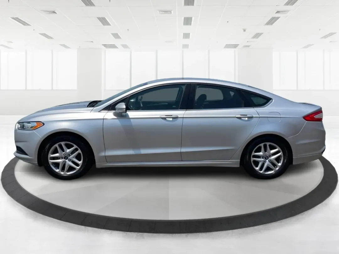 2013 Ford Fusion SE (3FA6P0H73DR) with an Other engine, located at 1230 East Main St, Xenia, OH, 45385, (937) 908-9800, 39.688026, -83.910172 - **Unlock Your Lifestyle with the 2013 Ford Fusion SE Perfect for Your Daily Adventures!**<br /> <br /> Are you looking for a sophisticated sedan that blends style, comfort, and technology? Look no further than this 2013 Ford Fusion SE, located at Advantage Car and Credit in Fairborn, OH. With its a - Photo#5