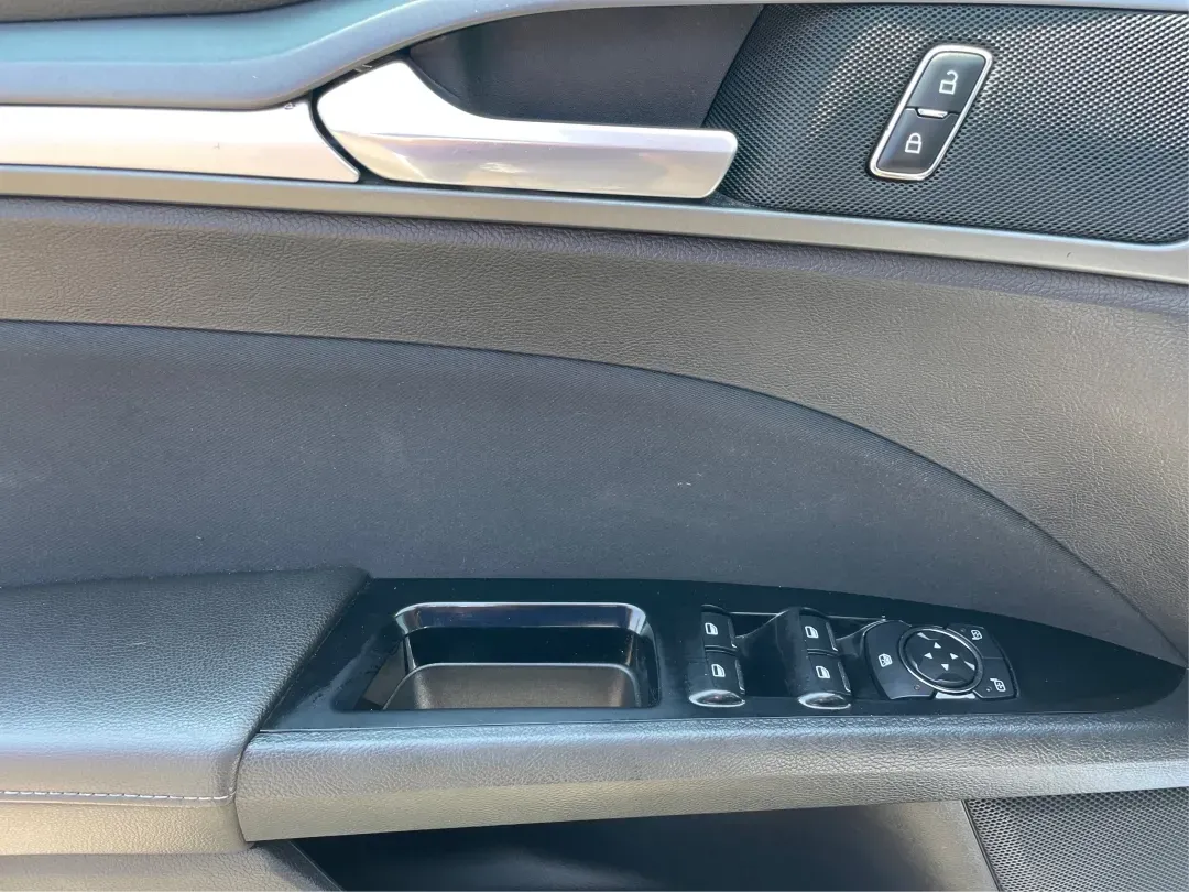 2013 Ford Fusion SE (3FA6P0H73DR) with an Other engine, located at 1230 East Main St, Xenia, OH, 45385, (937) 908-9800, 39.688026, -83.910172 - **Unlock Your Lifestyle with the 2013 Ford Fusion SE Perfect for Your Daily Adventures!**<br /> <br /> Are you looking for a sophisticated sedan that blends style, comfort, and technology? Look no further than this 2013 Ford Fusion SE, located at Advantage Car and Credit in Fairborn, OH. With its a - Photo#19