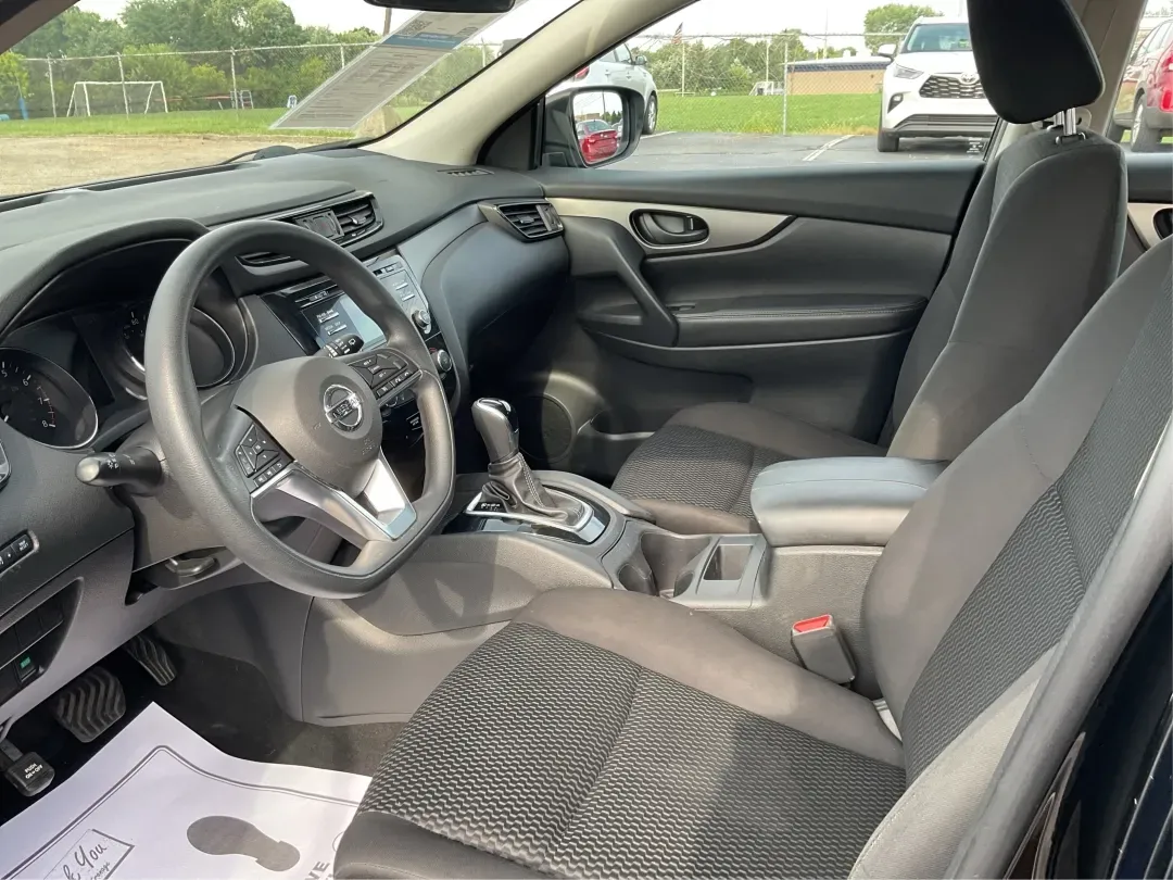 2017 Nissan Rogue S (JN1BJ1CR3HW) with an 2L I-4 gasoline direct injection engine, located at 1951 S Dayton Lakeview Rd., New Carlisle, OH, 45344, (937) 908-9800, 39.890999, -84.050255 - **Discover Adventure with the 2017 Nissan Rogue at Advantage Car and Credit!**<br /> <br /> Are you ready to elevate your lifestyle and embark on new adventures? Whether you're a busy parent juggling school drop-offs, a commuter navigating the daily grind, or an outdoor enthusiast seeking weekend es - Photo#9