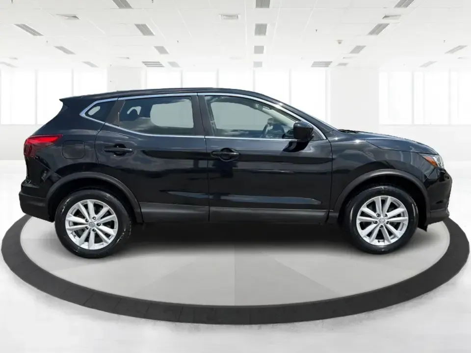 2017 Nissan Rogue SL AWD (JN1BJ1CR3HW) with an 2.0L L4 DOHC 16V engine, Continuously Variable Transmission transmission, located at 1184 Kauffman Ave, Fairborn, OH, 45324, (937) 908-9800, 39.807072, -84.030914 - Need one SUV that can handle the daily school run, the long commute to Wright-Patterson AFB, and spontaneous weekend getaways to Yellow Springs without feeling like a chore? This 2017 Nissan Rogue SL AWD is built for real-life driving in and around Fairborn, with the comfort, traction, and efficienc- Photo#1
