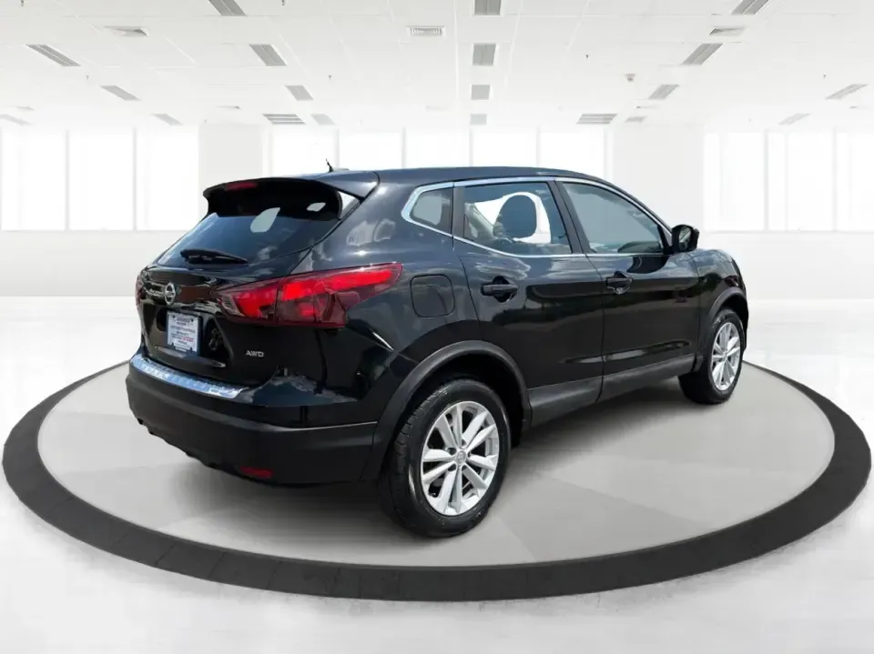 2017 Nissan Rogue SL AWD (JN1BJ1CR3HW) with an 2.0L L4 DOHC 16V engine, Continuously Variable Transmission transmission, located at 1184 Kauffman Ave, Fairborn, OH, 45324, (937) 908-9800, 39.807072, -84.030914 - Need one SUV that can handle the daily school run, the long commute to Wright-Patterson AFB, and spontaneous weekend getaways to Yellow Springs without feeling like a chore? This 2017 Nissan Rogue SL AWD is built for real-life driving in and around Fairborn, with the comfort, traction, and efficienc- Photo#2