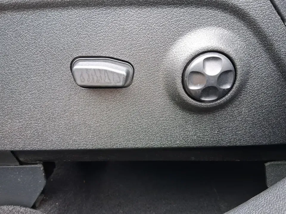 2017 Dodge Journey SXT AWD (3C4PDDBG9HT) with an Pentastar 3.6L V-6 DOHC engine, 6A transmission, located at 1230 East Main St, Xenia, OH, 45385, (937) 908-9800, 39.688026, -83.910172 - ### Explore New Adventures with the 2017 Dodge Journey SXT AWD at Advantage Car and Credit<br /> <br /> Looking for an SUV that can keep up with your dynamic lifestyle? The 2017 Dodge Journey SXT AWD is the perfect companion for growing families, weekend adventurers, and daily commuters alike. With - Photo#18