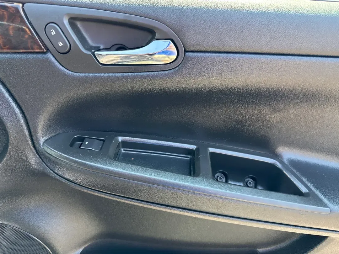 2014 Chevrolet Impala Limited LT (2G1WB5E3XE1) with an 3.6L V-6 gasoline direct injection engine, located at 1230 East Main St, Xenia, OH, 45385, (937) 908-9800, 39.688026, -83.910172 - Are you ready for your next adventure, whether it's a family road trip, a daily commute, or simply running errands around Fairborn? The 2014 Chevrolet Impala Limited LT is the perfect sedan to elevate your driving experience. With its stylish black exterior and reliable performance, this vehicle is - Photo#20