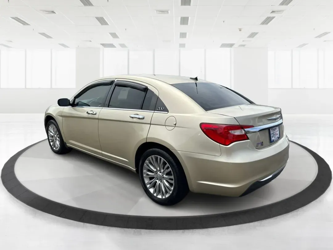 2011 Chrysler 200 Limited (1C3BC2FB0BN) with an Other engine, located at 4508 South Dixie Dr, Moraine, OH, 45439, (937) 908-9800, 39.689976, -84.218452 - 2011 Chrysler 200 Limited - Photo#4