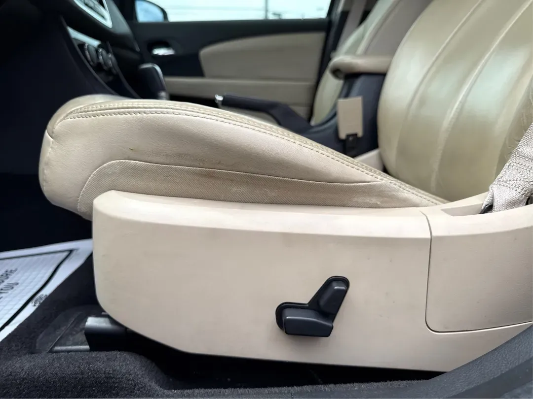 2011 Chrysler 200 Limited (1C3BC2FB0BN) with an Other engine, located at 4508 South Dixie Dr, Moraine, OH, 45439, (937) 908-9800, 39.689976, -84.218452 - 2011 Chrysler 200 Limited - Photo#18