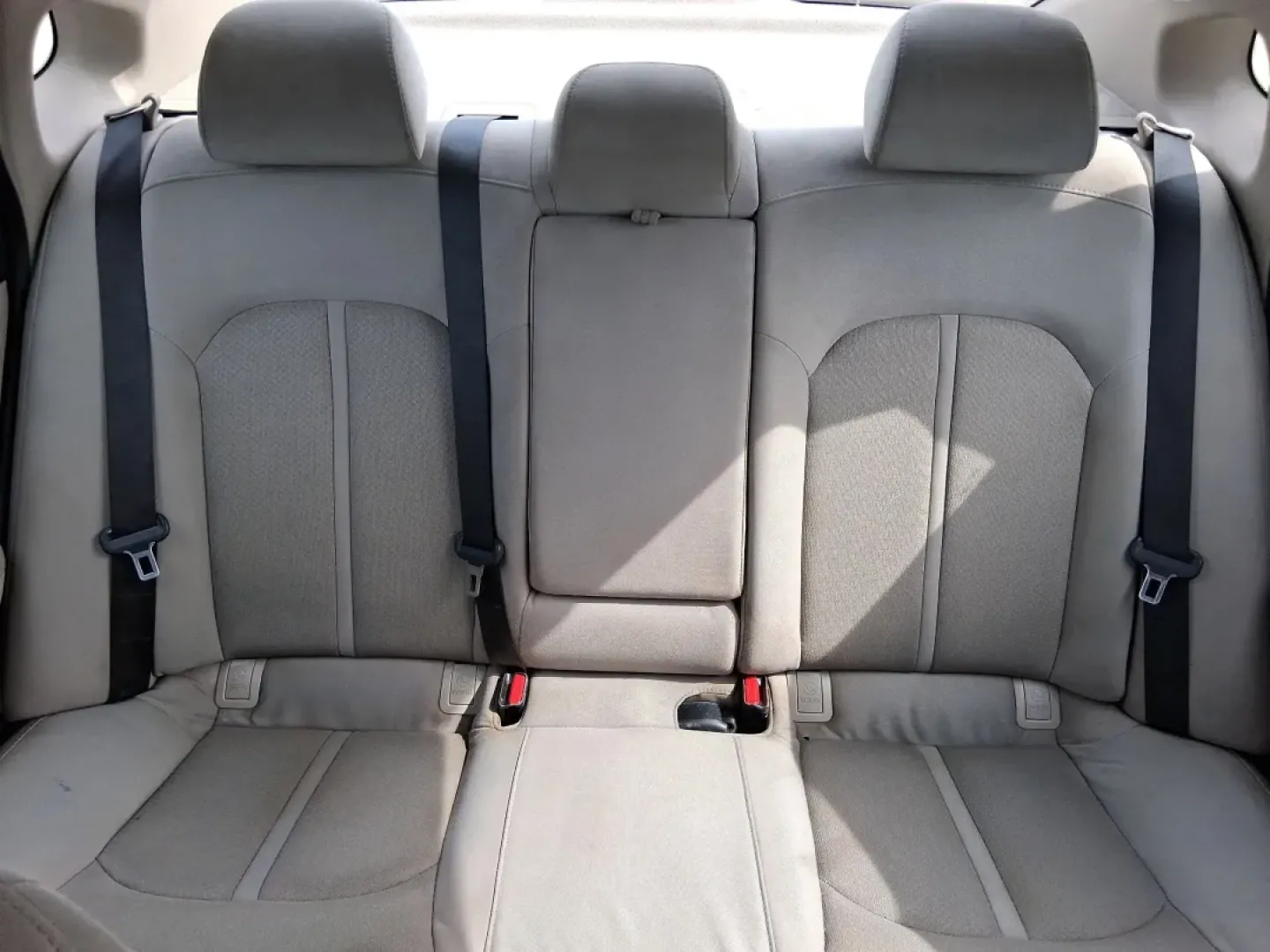 2016 Kia Optima LX (5XXGT4L36GG) with an Theta II 2.4L I-4 gasoline direct injection engine, located at 1184 Kauffman Ave, Fairborn, OH, 45324, (937) 908-9800, 39.807072, -84.030914 - Discover an exceptional driving experience with the 2016 Kia Optima LX, available now at Advantage Car and Credit in New Carlisle, OH. This sedan is not just a mode of transportation; it's an enhancement to your lifestyle, whether you're commuting to work, running errands, or embarking on weekend ad - Photo#14