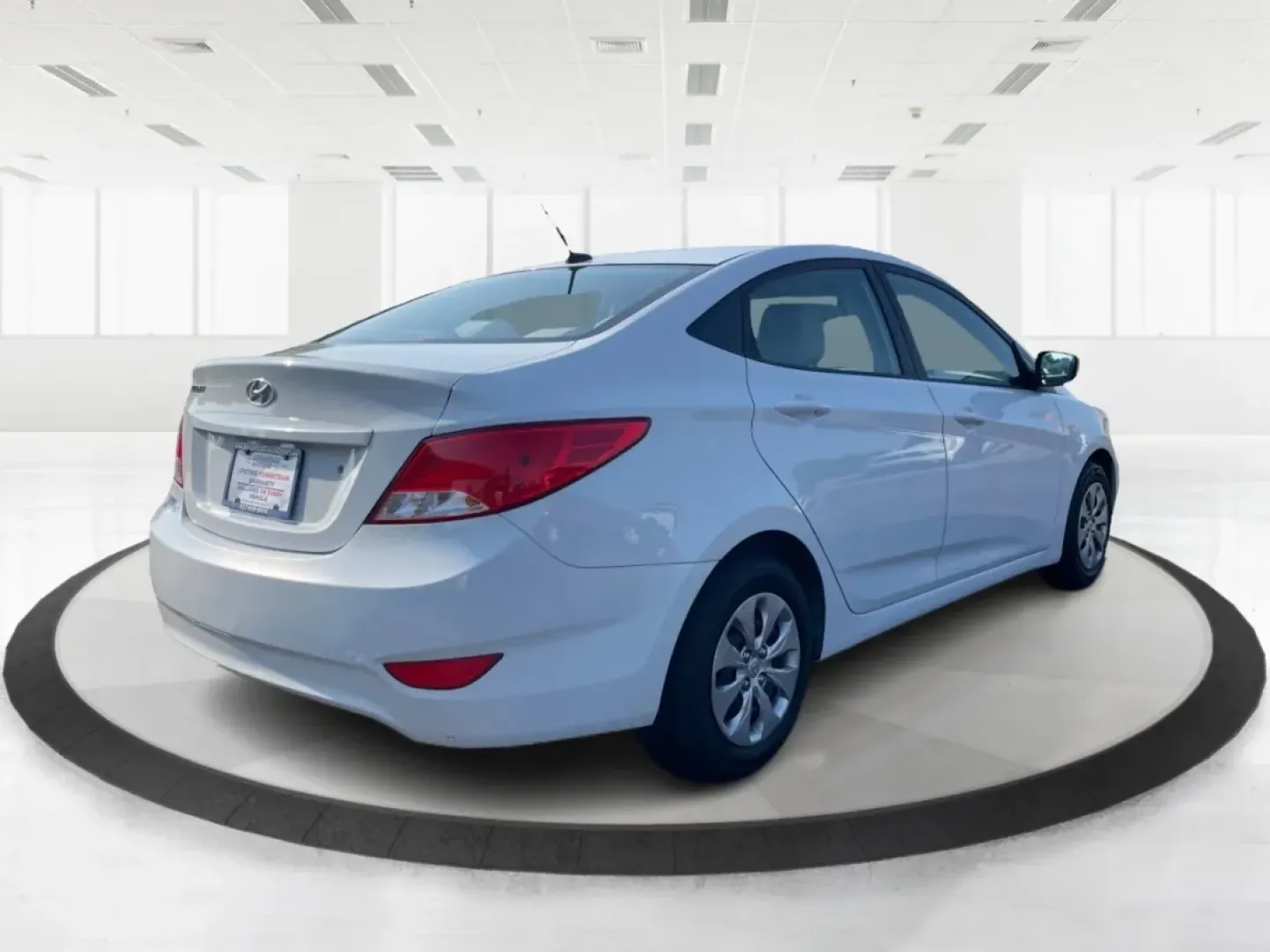 2017 Hyundai Accent SE 4-Door 6A (KMHCT4AE7HU) with an 1.6L L4 DOHC 16V engine, 6-Speed Automatic transmission, located at 1230 East Main St, Xenia, OH, 45385, (937) 908-9800, 39.688026, -83.910172 - Are you searching for a reliable, budget-friendly vehicle that accommodates your busy lifestyle? Look no further than Advantage Car and Credit in Fairborn, OH! We specialize in providing top-notch used vehicles with flexible financing options tailored to fit your needs. Our 2017 Hyundai Accent SE is - Photo#2