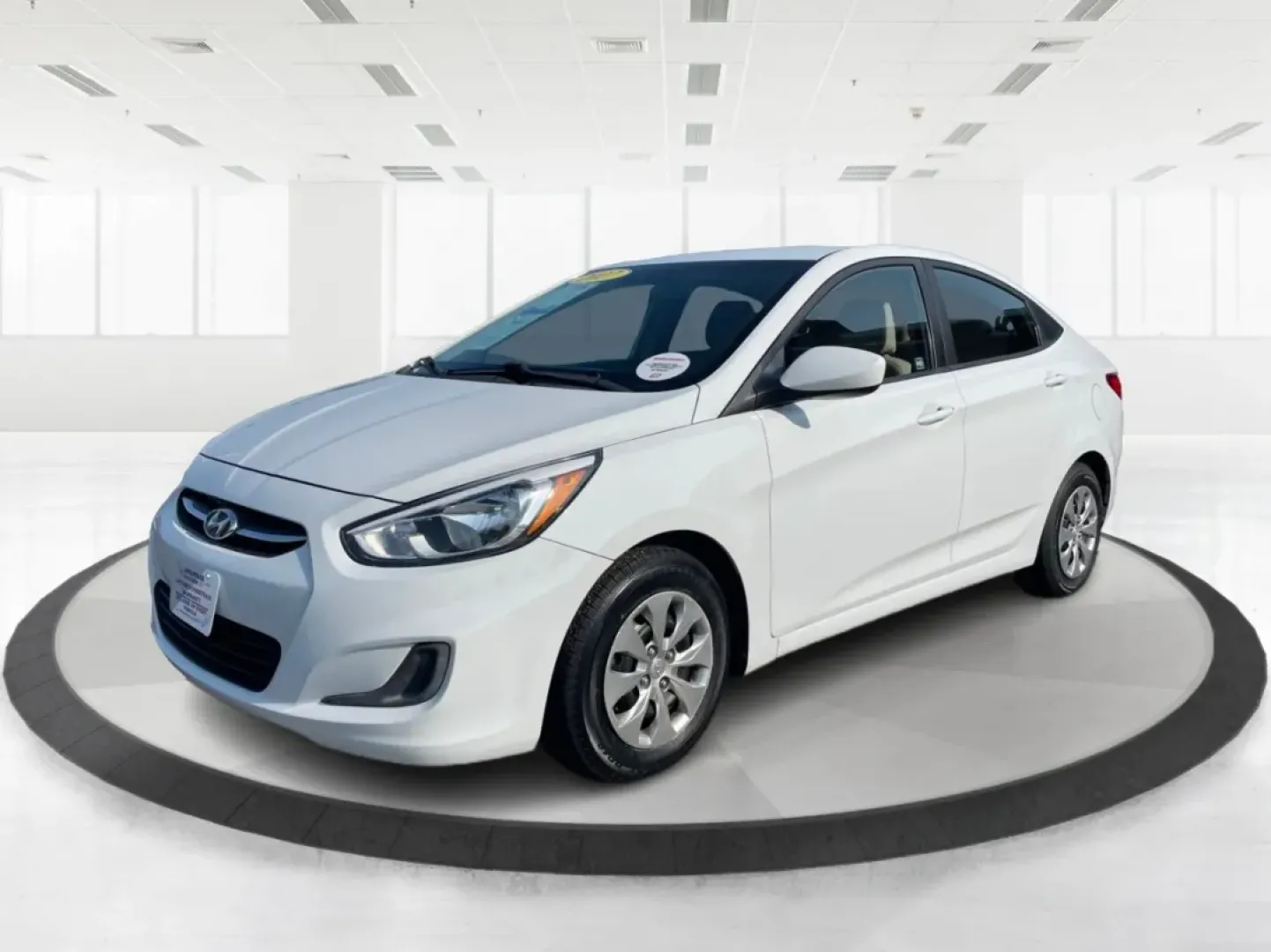 2017 Hyundai Accent SE 4-Door 6A (KMHCT4AE7HU) with an 1.6L L4 DOHC 16V engine, 6-Speed Automatic transmission, located at 1230 East Main St, Xenia, OH, 45385, (937) 908-9800, 39.688026, -83.910172 - Are you searching for a reliable, budget-friendly vehicle that accommodates your busy lifestyle? Look no further than Advantage Car and Credit in Fairborn, OH! We specialize in providing top-notch used vehicles with flexible financing options tailored to fit your needs. Our 2017 Hyundai Accent SE is - Photo#8