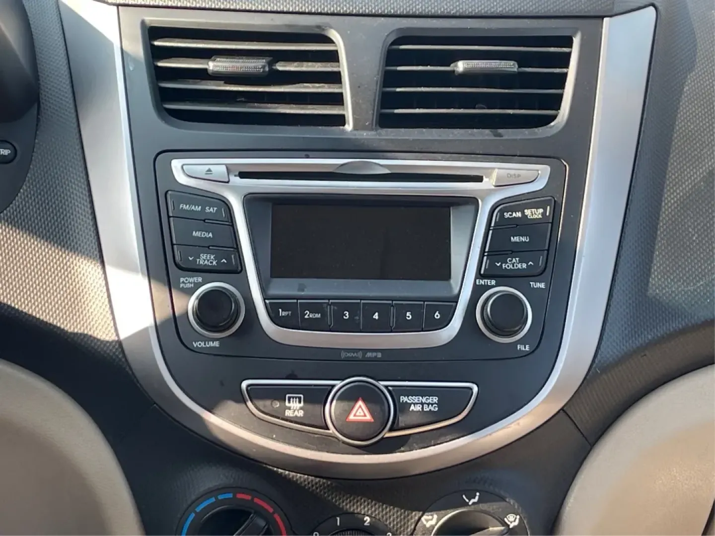 2017 Hyundai Accent SE 4-Door 6A (KMHCT4AE7HU) with an 1.6L L4 DOHC 16V engine, 6-Speed Automatic transmission, located at 1099 N County Rd 25A, Troy, OH, 45373, (937) 908-9800, 40.057079, -84.212883 - Are you searching for a reliable, budget-friendly vehicle that accommodates your busy lifestyle? Look no further than Advantage Car and Credit in Fairborn, OH! We specialize in providing top-notch used vehicles with flexible financing options tailored to fit your needs. Our 2017 Hyundai Accent SE is - Photo#13