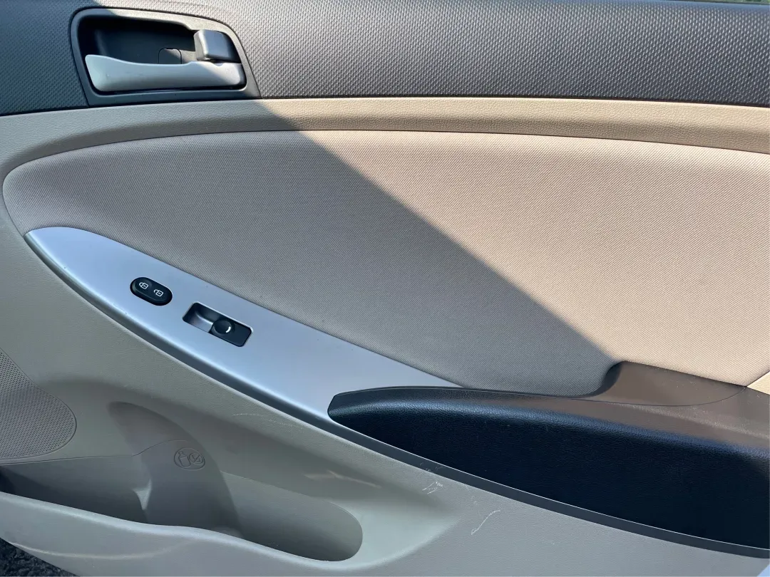 2017 Hyundai Accent SE 4-Door 6A (KMHCT4AE7HU) with an 1.6L L4 DOHC 16V engine, 6-Speed Automatic transmission, located at 1099 N County Rd 25A, Troy, OH, 45373, (937) 908-9800, 40.057079, -84.212883 - Are you searching for a reliable, budget-friendly vehicle that accommodates your busy lifestyle? Look no further than Advantage Car and Credit in Fairborn, OH! We specialize in providing top-notch used vehicles with flexible financing options tailored to fit your needs. Our 2017 Hyundai Accent SE is - Photo#19