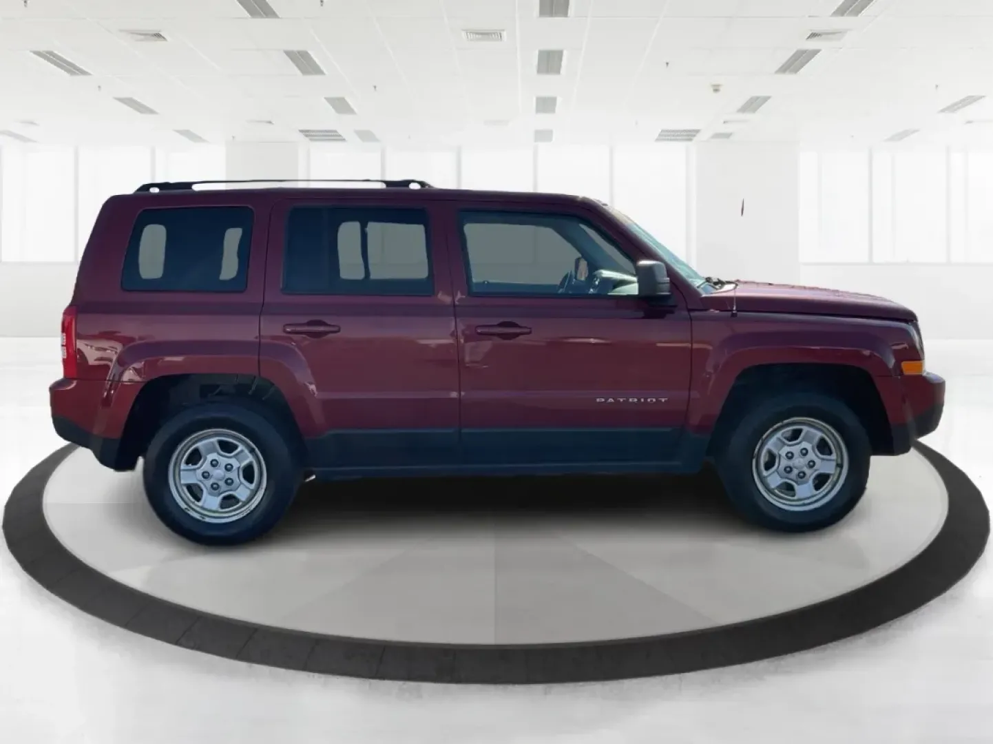 2016 Jeep Patriot Sport (1C4NJRBB0GD) with an 2.4L I-4 DOHC engine, located at 8750 N County Rd 25A, Piqua, OH, 45356, (937) 908-9800, 40.164391, -84.232513 - Are you ready to elevate your adventures and create lasting memories with family and friends? Look no further than this versatile 2016 Jeep Patriot Sport, available now at Advantage Car and Credit in Fairborn, OH. Perfect for weekend getaways and daily commutes alike, this SUV offers the ideal blend - Photo#1
