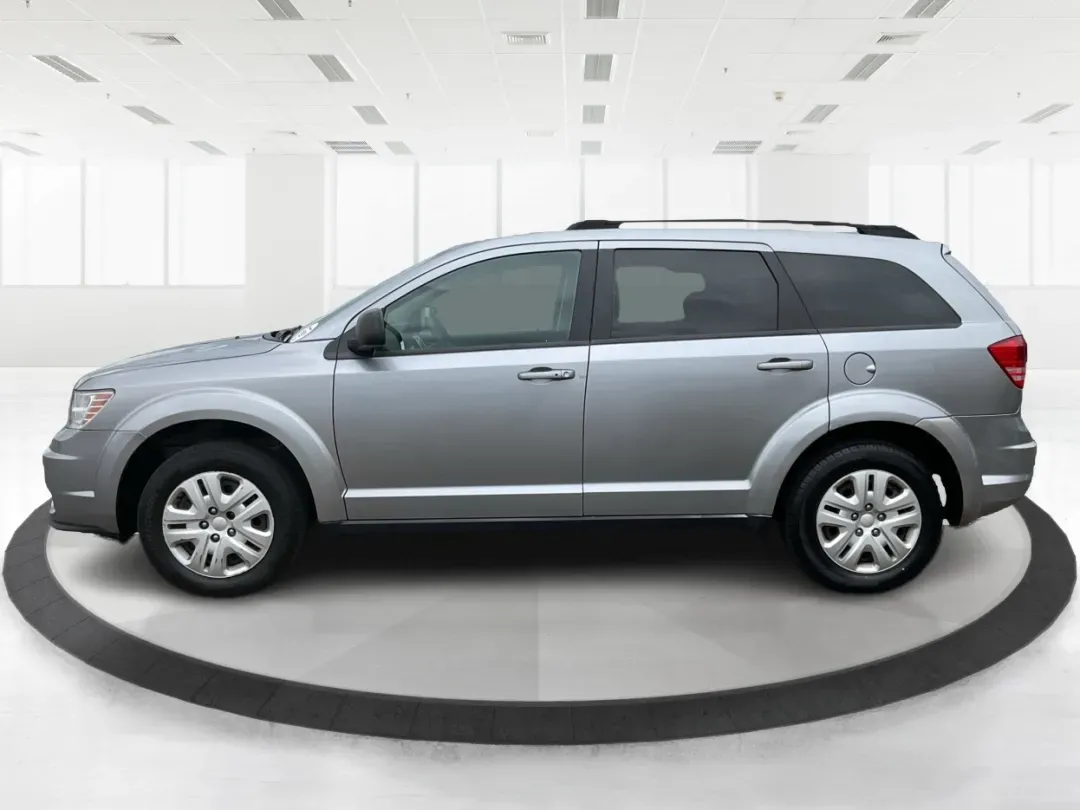 2017 Dodge Journey SE (3C4PDCAB2HT) with an Tigershark MultiAir 2.4L I-4 DOHC engine, located at 8750 N County Rd 25A, Piqua, OH, 45356, (937) 908-9800, 40.164391, -84.232513 - **Unleash Your Family Adventures with the 2017 Dodge Journey at Advantage Car and Credit!**<br /> <br /> Are you searching for the perfect SUV to suit your growing family's needs or to make those weekend adventures more exciting? Look no further than this reliable and spacious **2017 Dodge Journey** - Photo#5