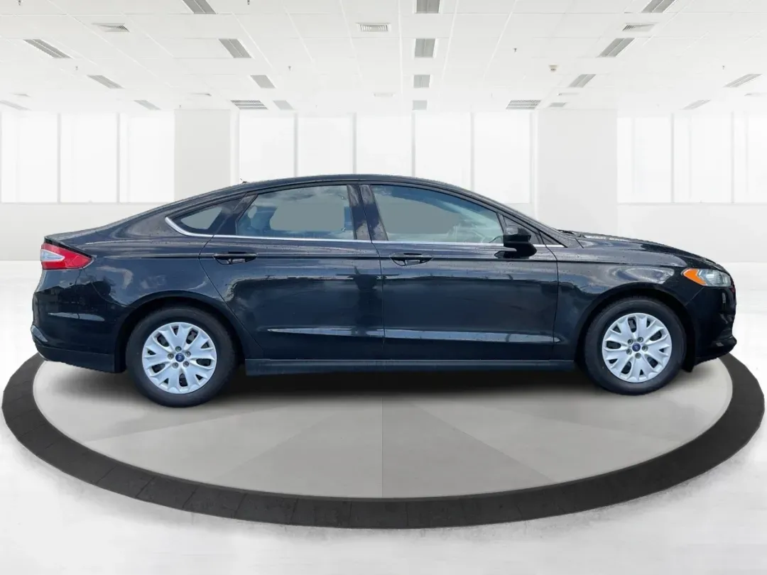 2014 Ford Fusion S (3FA6P0G75ER) with an Duratec 2.5L I-4 DOHC engine, located at 1951 S Dayton Lakeview Rd., New Carlisle, OH, 45344, (937) 908-9800, 39.890999, -84.050255 - **Discover Your Next Adventure with the 2014 Ford Fusion at Advantage Car and Credit!**<br /> <br /> Are you ready to elevate your daily commute or embark on weekend road trips? The 2014 Ford Fusion at Advantage Car and Credit is your perfect companion for both. Its stylish design and dependable per - Photo#1