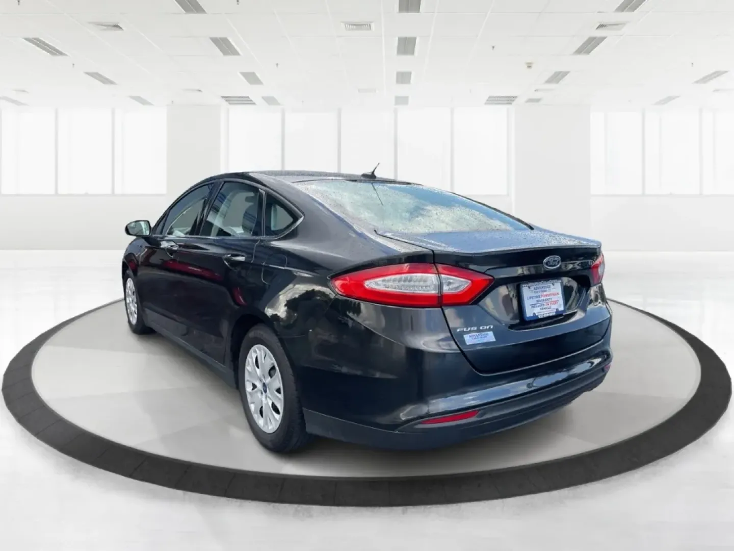 2014 Ford Fusion S (3FA6P0G75ER) with an Duratec 2.5L I-4 DOHC engine, located at 1951 S Dayton Lakeview Rd., New Carlisle, OH, 45344, (937) 908-9800, 39.890999, -84.050255 - **Discover Your Next Adventure with the 2014 Ford Fusion at Advantage Car and Credit!**<br /> <br /> Are you ready to elevate your daily commute or embark on weekend road trips? The 2014 Ford Fusion at Advantage Car and Credit is your perfect companion for both. Its stylish design and dependable per - Photo#4