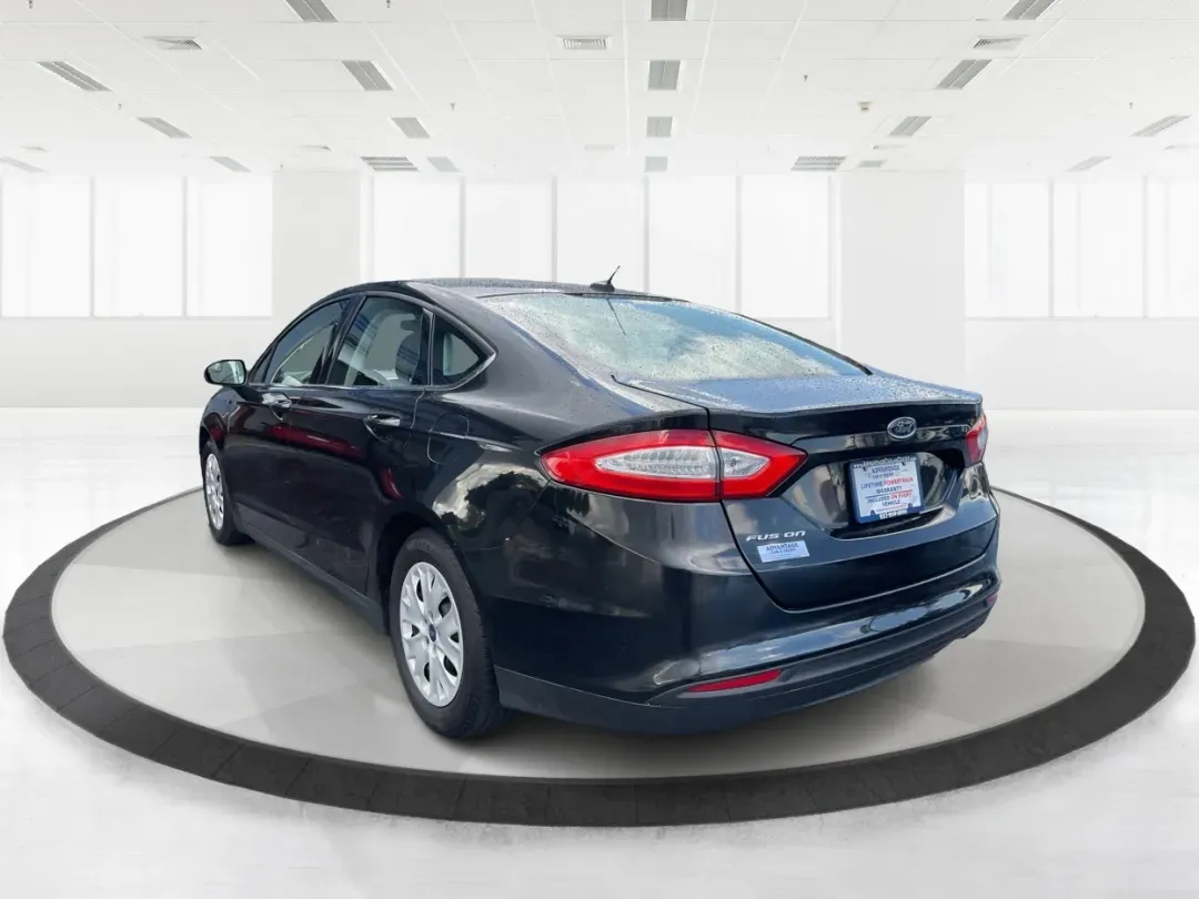 2014 Ford Fusion S (3FA6P0G75ER) with an Duratec 2.5L I-4 DOHC engine, located at 1951 S Dayton Lakeview Rd., New Carlisle, OH, 45344, (937) 908-9800, 39.890999, -84.050255 - **Discover Your Next Adventure with the 2014 Ford Fusion at Advantage Car and Credit!**<br /> <br /> Are you ready to elevate your daily commute or embark on weekend road trips? The 2014 Ford Fusion at Advantage Car and Credit is your perfect companion for both. Its stylish design and dependable per - Photo#4