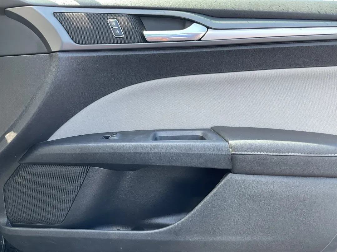 2014 Ford Fusion S (3FA6P0G75ER) with an Duratec 2.5L I-4 DOHC engine, located at 1951 S Dayton Lakeview Rd., New Carlisle, OH, 45344, (937) 908-9800, 39.890999, -84.050255 - **Discover Your Next Adventure with the 2014 Ford Fusion at Advantage Car and Credit!**<br /> <br /> Are you ready to elevate your daily commute or embark on weekend road trips? The 2014 Ford Fusion at Advantage Car and Credit is your perfect companion for both. Its stylish design and dependable per - Photo#18