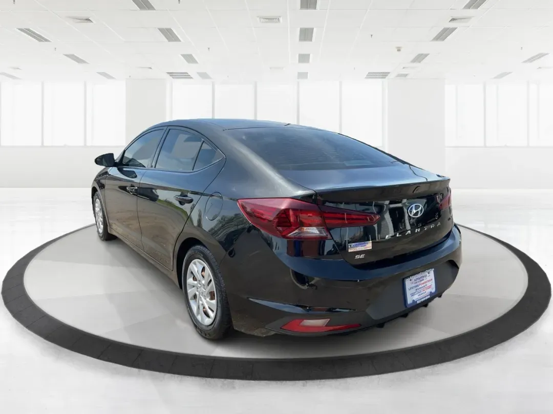 2019 Hyundai Elantra SE (5NPD74LF7KH) with an Nu 2L I-4 DOHC engine, located at 401 Woodman Dr, Riverside, OH, 45431, (937) 908-9800, 39.760899, -84.123421 - **Unlock Your Adventure with the 2019 Hyundai Elantra SE at Advantage Car and Credit!**<br /> <br /> Are you ready to elevate your daily commute or embark on weekend road trips in style? This 2019 Hyundai Elantra SE is the perfect blend of practicality and sophistication, making it an outstanding ch - Photo#4