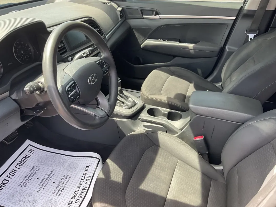 2019 Hyundai Elantra SE (5NPD74LF7KH) with an Nu 2L I-4 DOHC engine, located at 401 Woodman Dr, Riverside, OH, 45431, (937) 908-9800, 39.760899, -84.123421 - **Unlock Your Adventure with the 2019 Hyundai Elantra SE at Advantage Car and Credit!**<br /> <br /> Are you ready to elevate your daily commute or embark on weekend road trips in style? This 2019 Hyundai Elantra SE is the perfect blend of practicality and sophistication, making it an outstanding ch - Photo#9