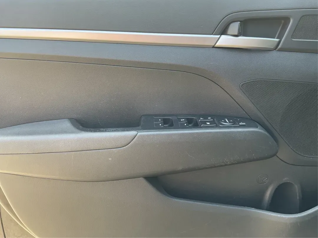 2019 Hyundai Elantra SE (5NPD74LF7KH) with an Nu 2L I-4 DOHC engine, located at 401 Woodman Dr, Riverside, OH, 45431, (937) 908-9800, 39.760899, -84.123421 - **Unlock Your Adventure with the 2019 Hyundai Elantra SE at Advantage Car and Credit!**<br /> <br /> Are you ready to elevate your daily commute or embark on weekend road trips in style? This 2019 Hyundai Elantra SE is the perfect blend of practicality and sophistication, making it an outstanding ch - Photo#17