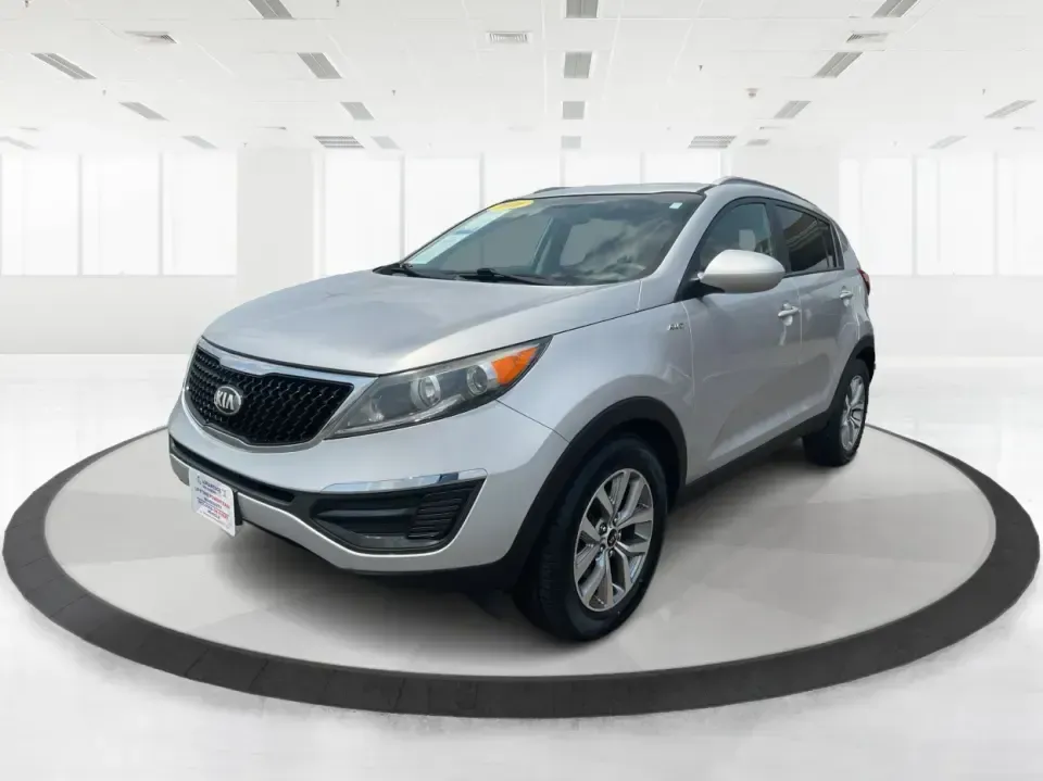 2016 Kia Sportage LX (KNDPBCACXG7) with an Theta II 2.4L I-4 gasoline direct injection engine, 6-Speed Automatic transmission, located at 8750 N County Rd 25A, Piqua, OH, 45356, (937) 908-9800, 40.164391, -84.232513 - Embrace the journey of life with the 2016 Kia Sportage LX, a vehicle designed for those who thrive on adventure and seek comfort in their daily commute. Whether you're navigating the bustling streets of Fairborn, OH, or embarking on a weekend family getaway, this versatile crossover is your perfect - Photo#8