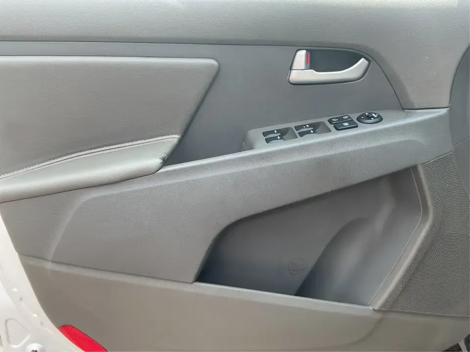 2016 Kia Sportage LX (KNDPBCACXG7) with an Theta II 2.4L I-4 gasoline direct injection engine, 6-Speed Automatic transmission, located at 8750 N County Rd 25A, Piqua, OH, 45356, (937) 908-9800, 40.164391, -84.232513 - Embrace the journey of life with the 2016 Kia Sportage LX, a vehicle designed for those who thrive on adventure and seek comfort in their daily commute. Whether you're navigating the bustling streets of Fairborn, OH, or embarking on a weekend family getaway, this versatile crossover is your perfect - Photo#17