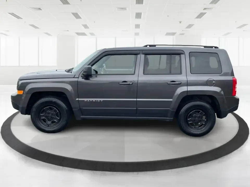 2016 Jeep Patriot Sport (1C4NJPBAXGD) with an 2.0L L4 DOHC 16V engine, Automatic transmission, located at 1184 Kauffman Ave, Fairborn, OH, 45324, (937) 908-9800, 39.807072, -84.030914 - **Explore New Adventures with the 2016 Jeep Patriot Sport SUV at Advantage Car and Credit in Fairborn, OH!**<br /> <br /> Are you ready to elevate your lifestyle with a vehicle that complements your adventurous spirit? Whether you're navigating the bustling streets of Fairborn or hitting the trails - Photo#5