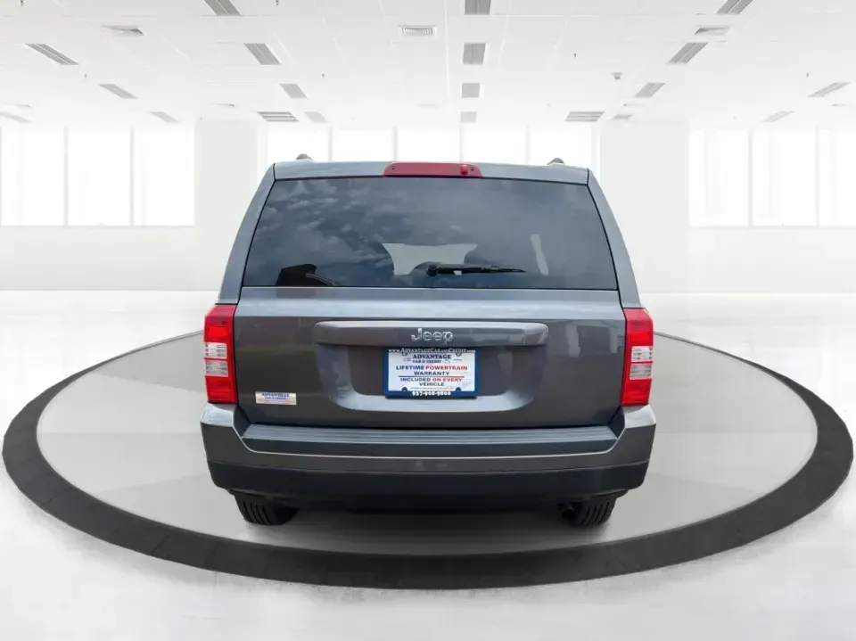 2016 Jeep Patriot Sport (1C4NJPBAXGD) with an 2.0L L4 DOHC 16V engine, Automatic transmission, located at 1230 East Main St, Xenia, OH, 45385, (937) 908-9800, 39.688026, -83.910172 - **Explore New Adventures with the 2016 Jeep Patriot Sport SUV at Advantage Car and Credit in Fairborn, OH!**<br /> <br /> Are you ready to elevate your lifestyle with a vehicle that complements your adventurous spirit? Whether you're navigating the bustling streets of Fairborn or hitting the trails - Photo#3
