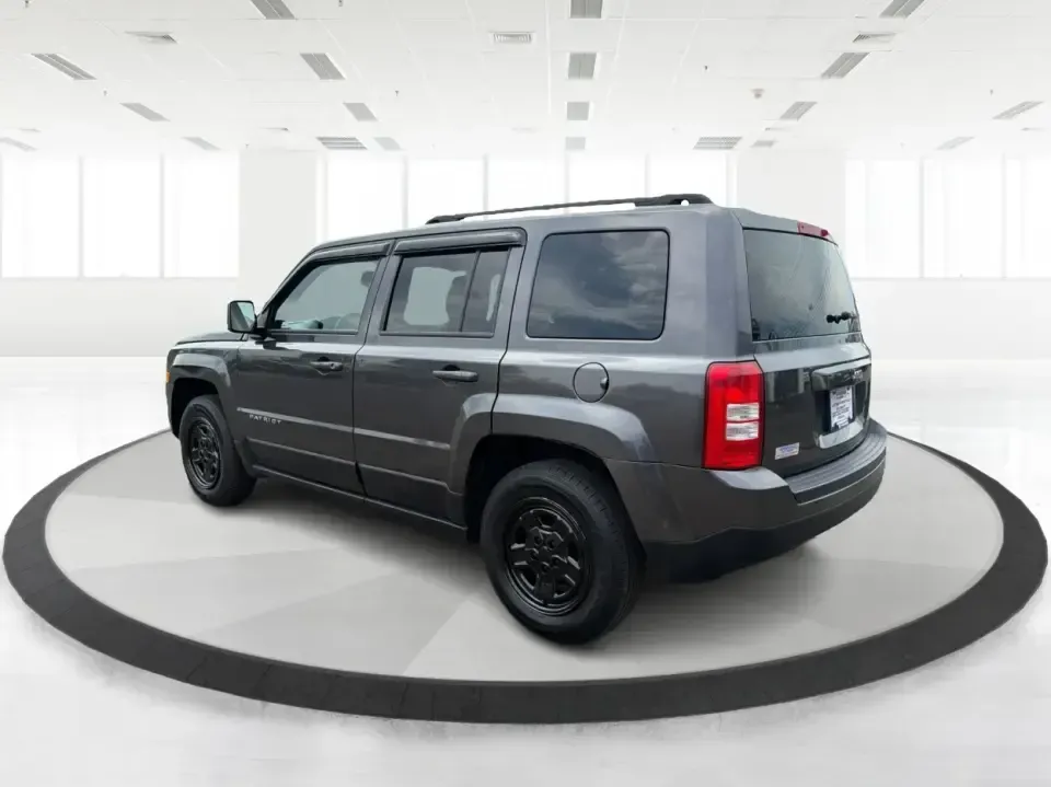 2016 Jeep Patriot Sport (1C4NJPBAXGD) with an 2.0L L4 DOHC 16V engine, Automatic transmission, located at 1230 East Main St, Xenia, OH, 45385, (937) 908-9800, 39.688026, -83.910172 - **Explore New Adventures with the 2016 Jeep Patriot Sport SUV at Advantage Car and Credit in Fairborn, OH!**<br /> <br /> Are you ready to elevate your lifestyle with a vehicle that complements your adventurous spirit? Whether you're navigating the bustling streets of Fairborn or hitting the trails - Photo#4