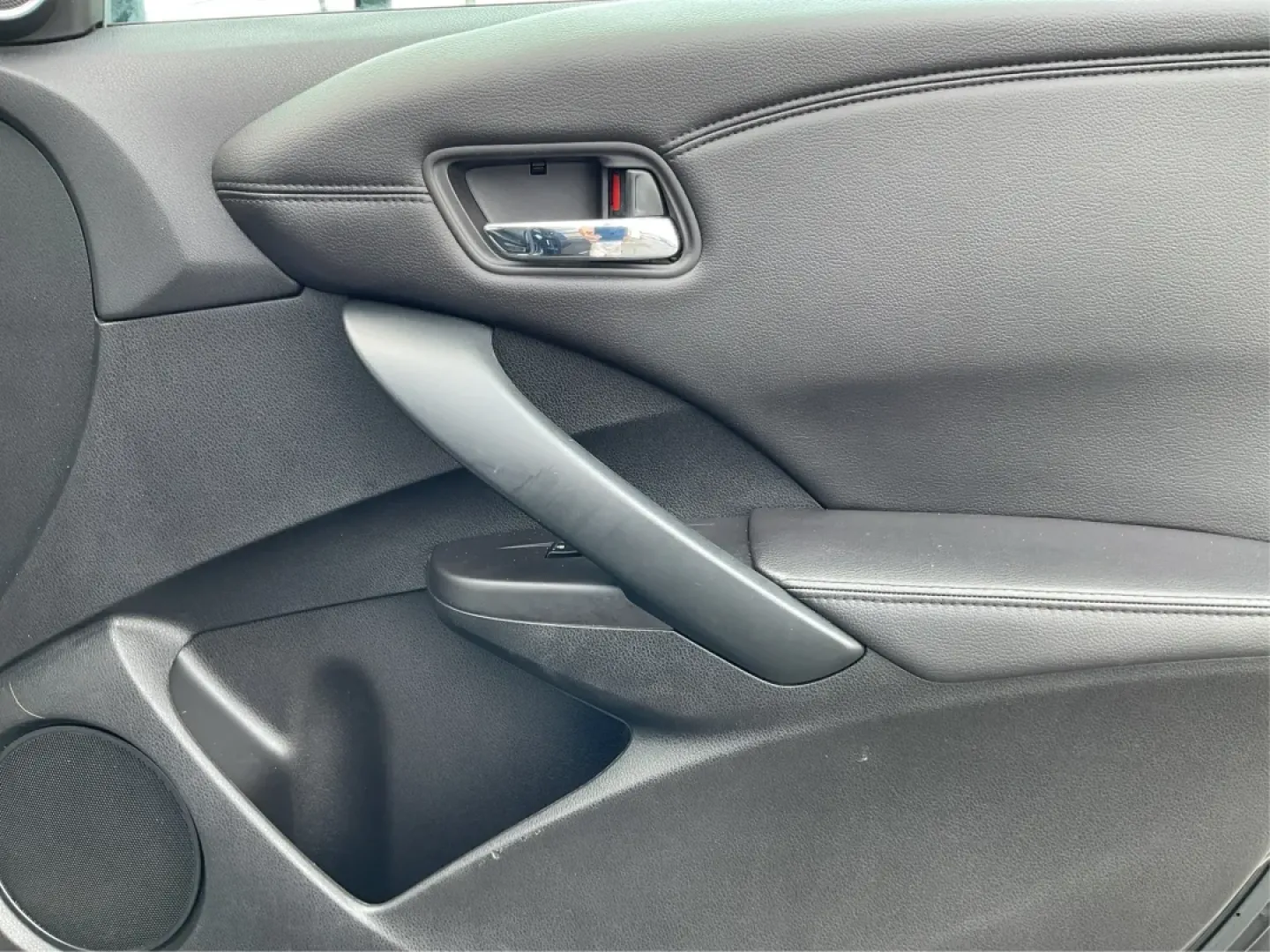 2018 Acura RDX AcuraWatch Plus Package (5J8TB4H34JL) with an 3.5L V-6 i-VTEC variable valve control engine, located at 1230 East Main St, Xenia, OH, 45385, (937) 908-9800, 39.688026, -83.910172 - **Elevate Your Commute and Family Adventures with the 2018 Acura RDX at Advantage Car and Credit!**<br /> <br /> Are you in search of a versatile vehicle that promises both comfort and style for your daily commutes or family escapades? Look no further than the stunning 2018 Acura RDX, available at A - Photo#19