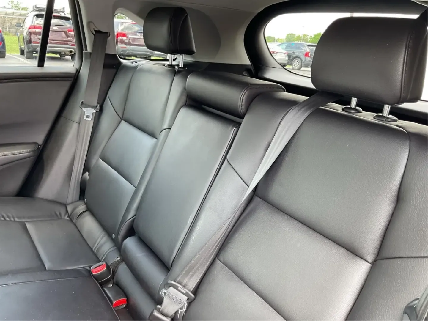 2018 Acura RDX AcuraWatch Plus Package (5J8TB4H34JL) with an 3.5L V-6 i-VTEC variable valve control engine, located at 1184 Kauffman Ave, Fairborn, OH, 45324, (937) 908-9800, 39.807072, -84.030914 - **Elevate Your Commute and Family Adventures with the 2018 Acura RDX at Advantage Car and Credit!**<br /> <br /> Are you in search of a versatile vehicle that promises both comfort and style for your daily commutes or family escapades? Look no further than the stunning 2018 Acura RDX, available at A - Photo#10