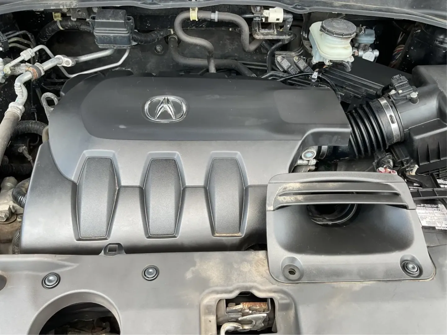 2018 Acura RDX AcuraWatch Plus Package (5J8TB4H34JL) with an 3.5L V-6 i-VTEC variable valve control engine, located at 1184 Kauffman Ave, Fairborn, OH, 45324, (937) 908-9800, 39.807072, -84.030914 - **Elevate Your Commute and Family Adventures with the 2018 Acura RDX at Advantage Car and Credit!**<br /> <br /> Are you in search of a versatile vehicle that promises both comfort and style for your daily commutes or family escapades? Look no further than the stunning 2018 Acura RDX, available at A - Photo#11