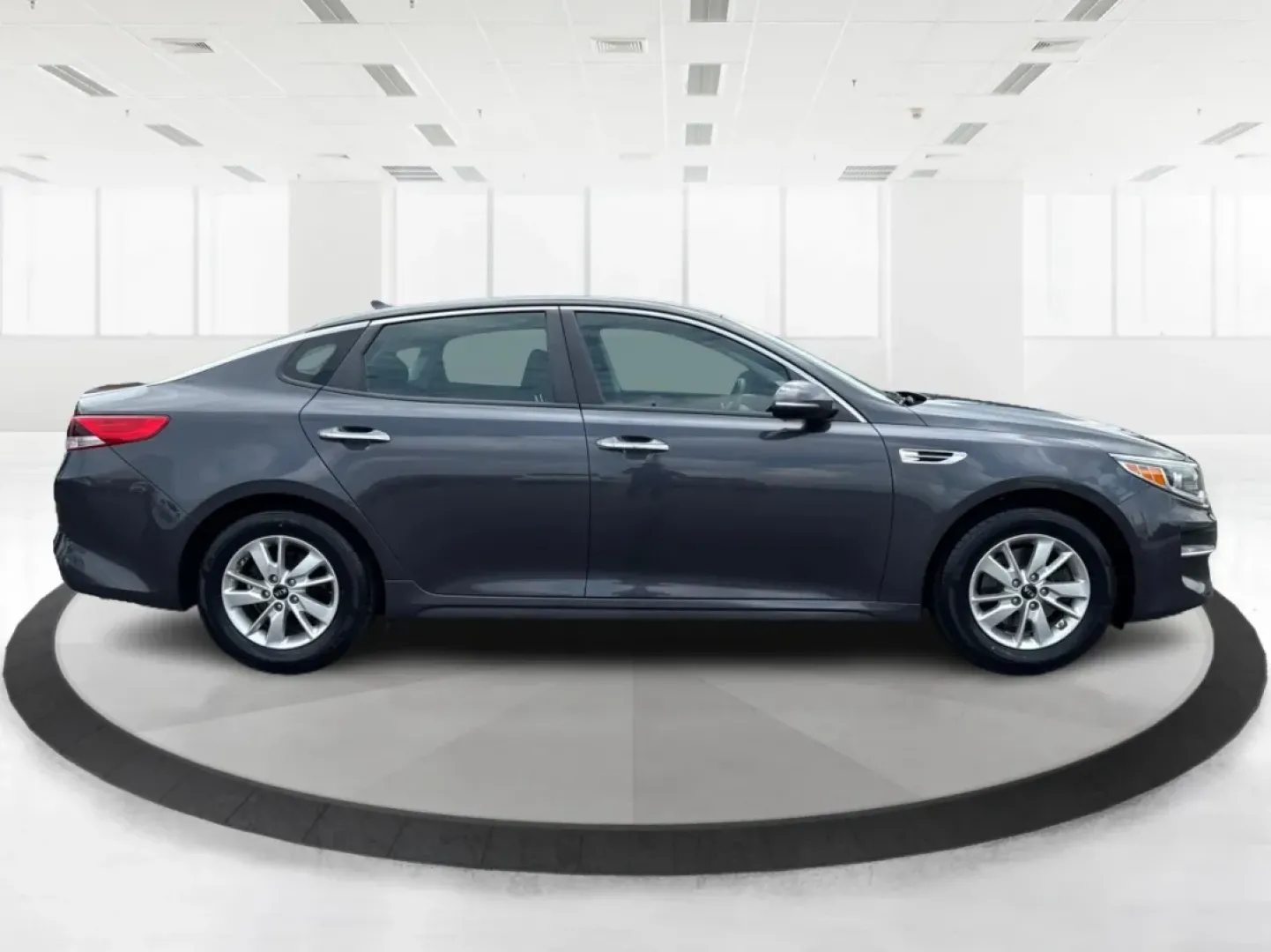 2018 Kia Optima LX (KNAGT4L33J5) with an Theta II 2.4L I-4 gasoline direct injection engine, located at 1099 N County Rd 25A, Troy, OH, 45373, (937) 908-9800, 40.057079, -84.212883 - **Experience the Perfect Blend of Style and Comfort with the 2018 Kia Optima LX at Advantage Car and Credit!**<br /> <br /> Are you searching for a reliable sedan that fits seamlessly into your busy lifestyle? Look no further! The 2018 Kia Optima LX is not just a means of transportation; it's your p - Photo#1