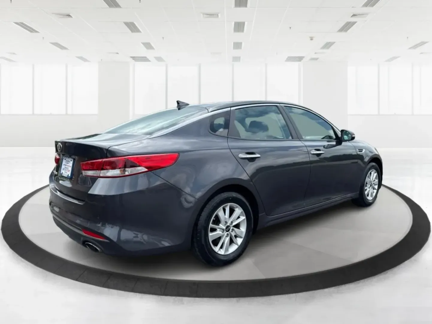 2018 Kia Optima LX (KNAGT4L33J5) with an Theta II 2.4L I-4 gasoline direct injection engine, located at 1099 N County Rd 25A, Troy, OH, 45373, (937) 908-9800, 40.057079, -84.212883 - **Experience the Perfect Blend of Style and Comfort with the 2018 Kia Optima LX at Advantage Car and Credit!**<br /> <br /> Are you searching for a reliable sedan that fits seamlessly into your busy lifestyle? Look no further! The 2018 Kia Optima LX is not just a means of transportation; it's your p - Photo#2