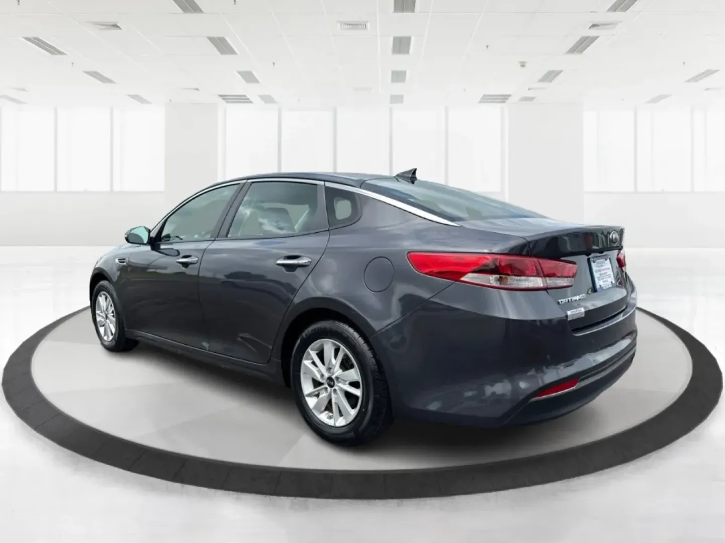 2018 Kia Optima LX (KNAGT4L33J5) with an Theta II 2.4L I-4 gasoline direct injection engine, located at 1099 N County Rd 25A, Troy, OH, 45373, (937) 908-9800, 40.057079, -84.212883 - **Experience the Perfect Blend of Style and Comfort with the 2018 Kia Optima LX at Advantage Car and Credit!**<br /> <br /> Are you searching for a reliable sedan that fits seamlessly into your busy lifestyle? Look no further! The 2018 Kia Optima LX is not just a means of transportation; it's your p - Photo#4