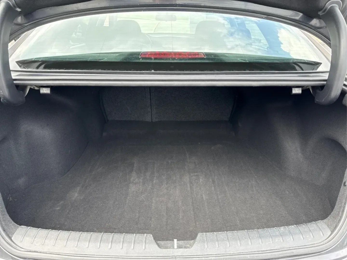 2018 Kia Optima LX (KNAGT4L33J5) with an Theta II 2.4L I-4 gasoline direct injection engine, located at 1099 N County Rd 25A, Troy, OH, 45373, (937) 908-9800, 40.057079, -84.212883 - **Experience the Perfect Blend of Style and Comfort with the 2018 Kia Optima LX at Advantage Car and Credit!**<br /> <br /> Are you searching for a reliable sedan that fits seamlessly into your busy lifestyle? Look no further! The 2018 Kia Optima LX is not just a means of transportation; it's your p - Photo#12