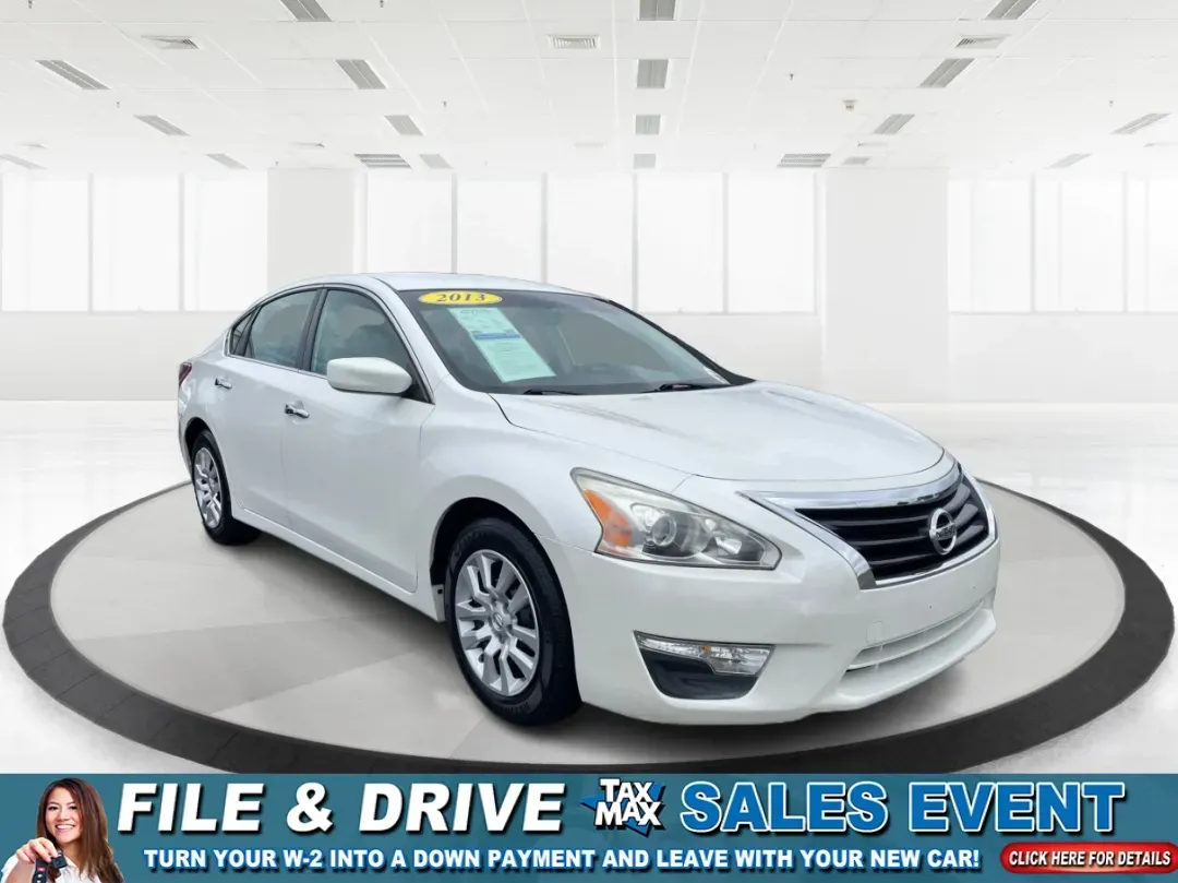 2013 Nissan Altima 2.5 S (1N4AL3APXDC) with an 2.5L I-4 DOHC engine, located at 8750 N County Rd 25A, Piqua, OH, 45356, (937) 908-9800, 40.164391, -84.232513 - **Experience the Ultimate Blend of Comfort and Reliability with the 2013 Nissan Altima 2.5 S Perfect for Your Lifestyle!**<br /> <br /> Are you in search of a vehicle that effortlessly balances daily commuting and weekend getaways? Look no further than this stunning 2013 Nissan Altima 2.5 S, now av - Photo#0