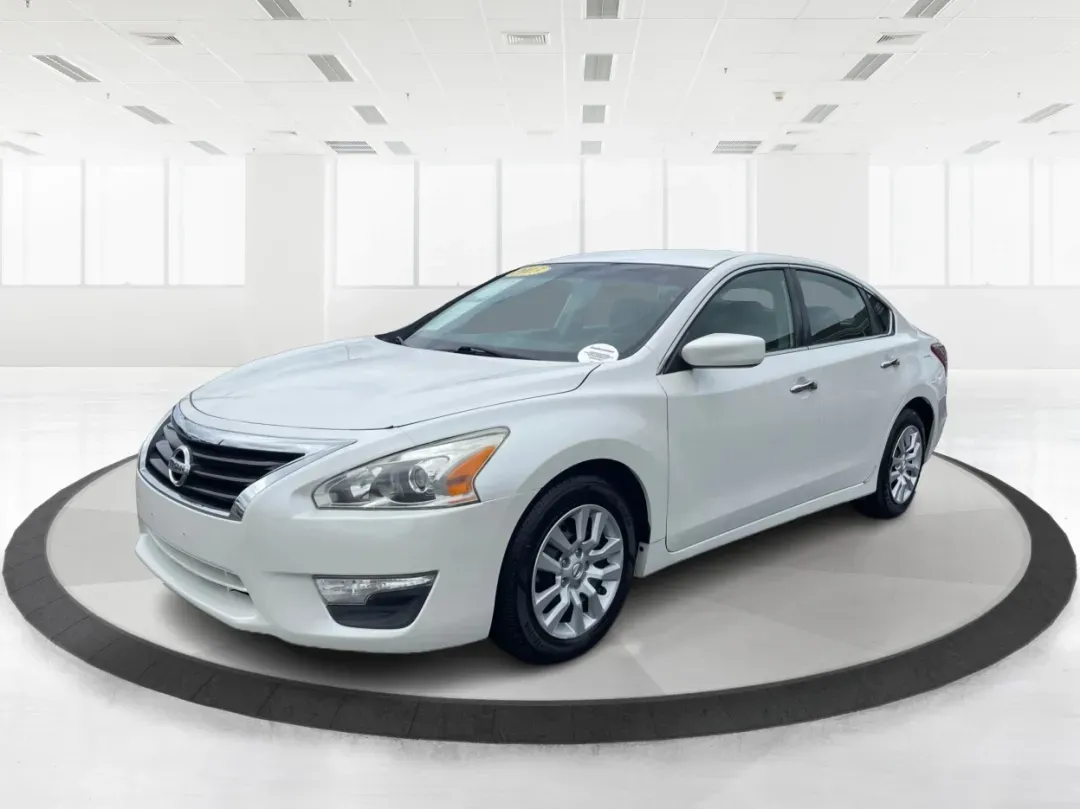2013 Nissan Altima 2.5 S (1N4AL3APXDC) with an 2.5L I-4 DOHC engine, located at 8750 N County Rd 25A, Piqua, OH, 45356, (937) 908-9800, 40.164391, -84.232513 - **Experience the Ultimate Blend of Comfort and Reliability with the 2013 Nissan Altima 2.5 S Perfect for Your Lifestyle!**<br /> <br /> Are you in search of a vehicle that effortlessly balances daily commuting and weekend getaways? Look no further than this stunning 2013 Nissan Altima 2.5 S, now av - Photo#8