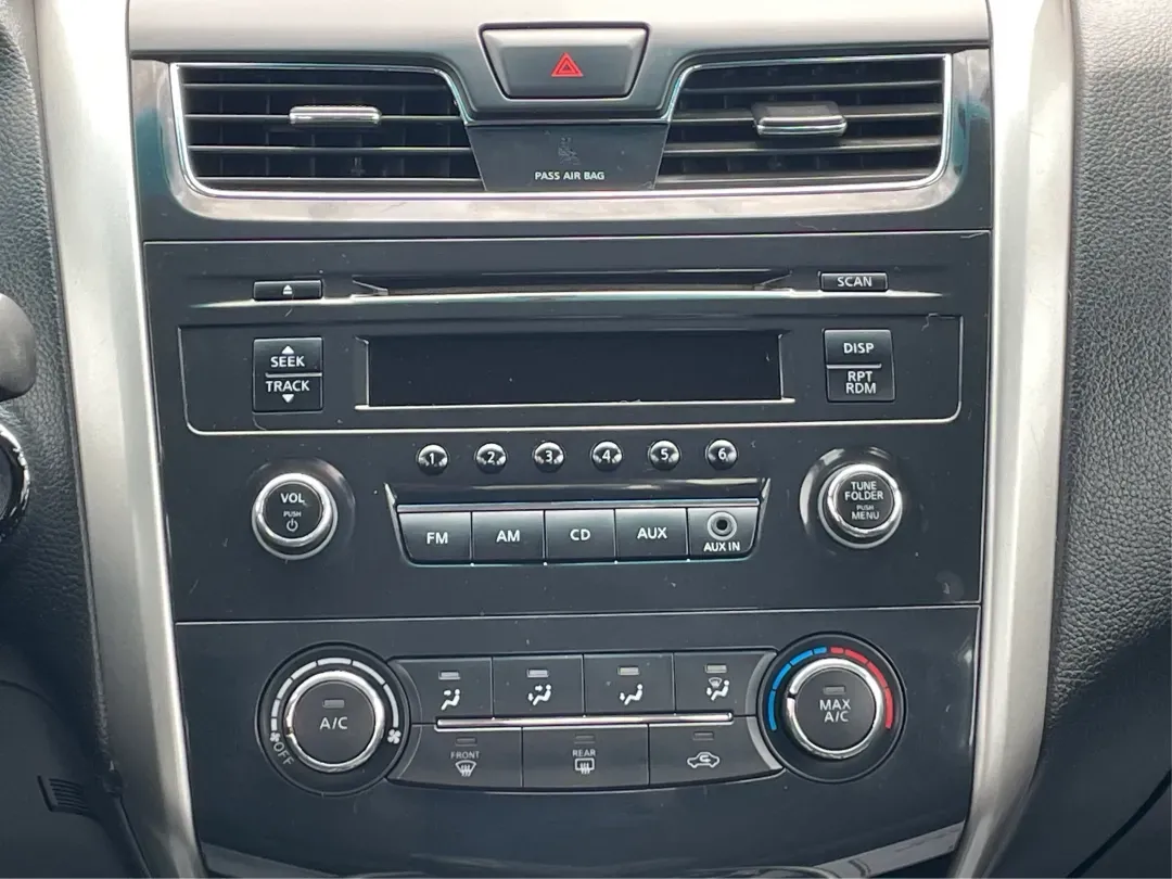 2013 Nissan Altima 2.5 S (1N4AL3APXDC) with an 2.5L I-4 DOHC engine, located at 8750 N County Rd 25A, Piqua, OH, 45356, (937) 908-9800, 40.164391, -84.232513 - **Experience the Ultimate Blend of Comfort and Reliability with the 2013 Nissan Altima 2.5 S Perfect for Your Lifestyle!**<br /> <br /> Are you in search of a vehicle that effortlessly balances daily commuting and weekend getaways? Look no further than this stunning 2013 Nissan Altima 2.5 S, now av - Photo#13