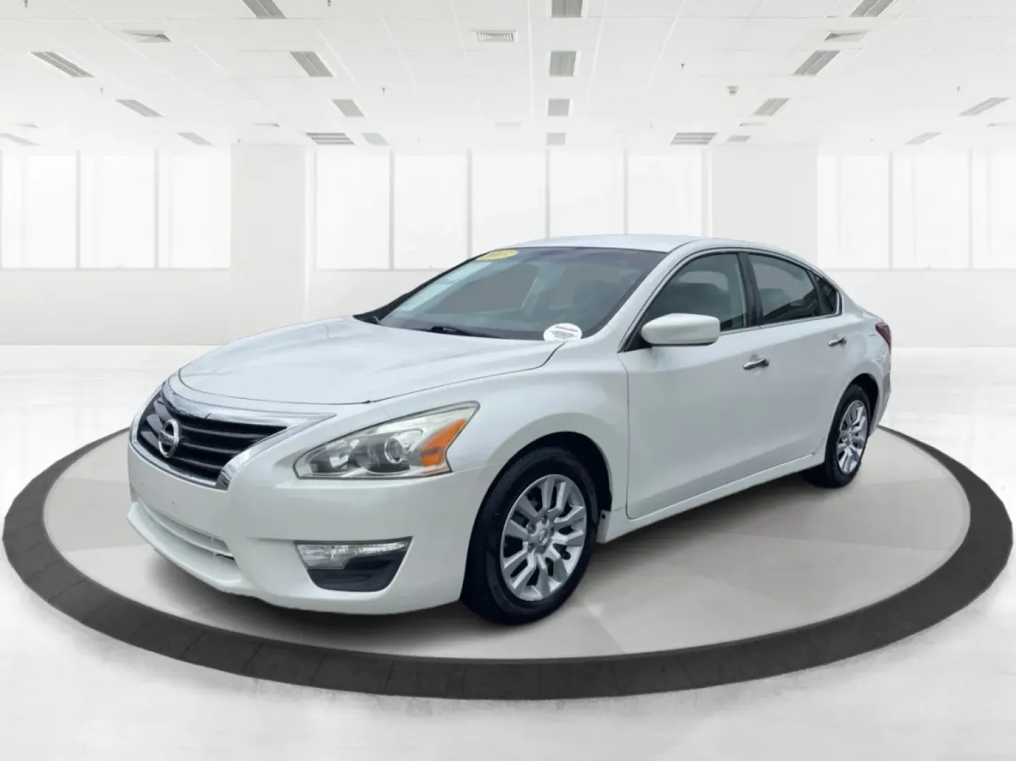 2013 Nissan Altima 2.5 S (1N4AL3APXDC) with an 2.5L I-4 DOHC engine, located at 1230 East Main St, Xenia, OH, 45385, (937) 908-9800, 39.688026, -83.910172 - **Experience the Ultimate Blend of Comfort and Reliability with the 2013 Nissan Altima 2.5 S Perfect for Your Lifestyle!**<br /> <br /> Are you in search of a vehicle that effortlessly balances daily commuting and weekend getaways? Look no further than this stunning 2013 Nissan Altima 2.5 S, now av - Photo#8