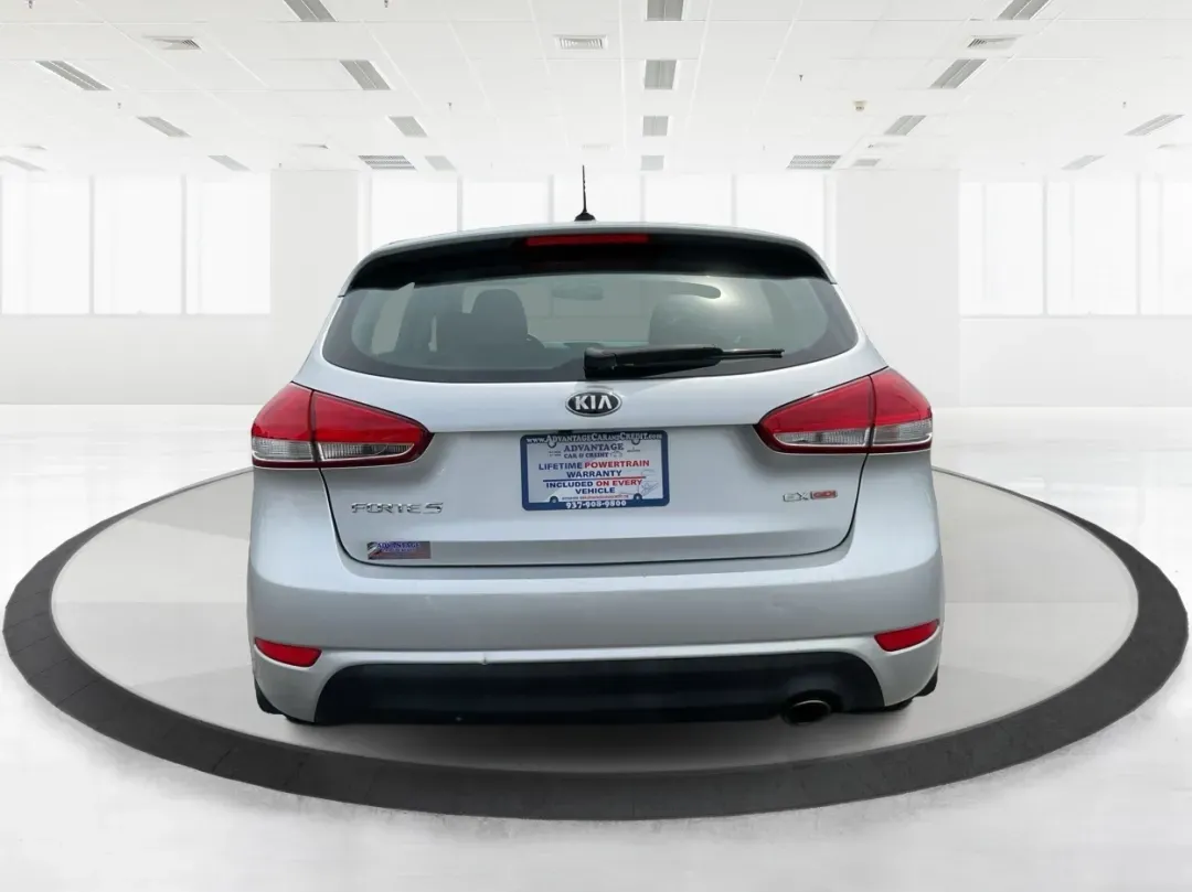 2014 Kia Forte EX (KNAFX5A88E5) with an 2L I-4 gasoline direct injection engine, located at 4508 South Dixie Dr, Moraine, OH, 45439, (937) 908-9800, 39.689976, -84.218452 - **Discover Your Next Adventure with the 2014 Kia Forte EX at Advantage Car and Credit!**<br /> <br /> Are you ready to elevate your daily commute or embark on weekend adventures? The 2014 Kia Forte EX is the perfect companion, whether you're navigating the bustling streets of Fairborn, OH, or hittin - Photo#3