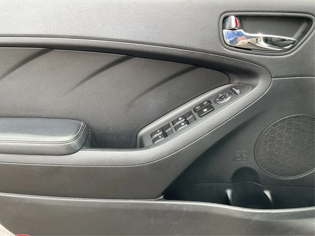 2014 Kia Forte EX (KNAFX5A88E5) with an 2L I-4 gasoline direct injection engine, located at 4508 South Dixie Dr, Moraine, OH, 45439, (937) 908-9800, 39.689976, -84.218452 - **Discover Your Next Adventure with the 2014 Kia Forte EX at Advantage Car and Credit!**<br /> <br /> Are you ready to elevate your daily commute or embark on weekend adventures? The 2014 Kia Forte EX is the perfect companion, whether you're navigating the bustling streets of Fairborn, OH, or hittin - Photo#17